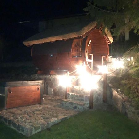 Dom Nad Jeziorem Ublik Z Sauna I Jacuzzi Buitenkant foto