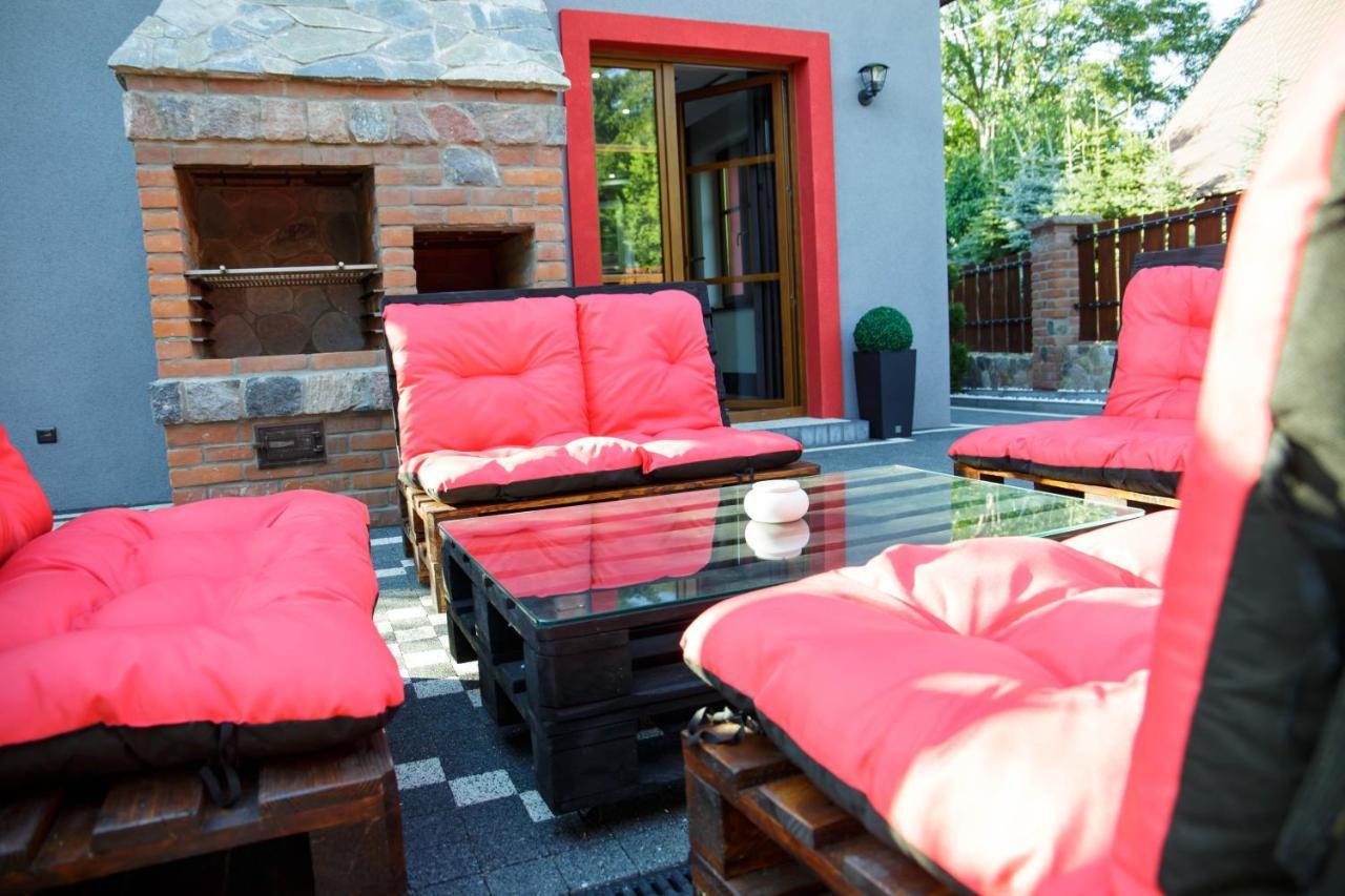 Dom Nad Jeziorem Ublik Z Sauna I Jacuzzi Buitenkant foto