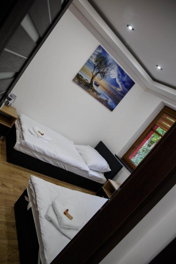 Dom Nad Jeziorem Ublik Z Sauna I Jacuzzi Buitenkant foto