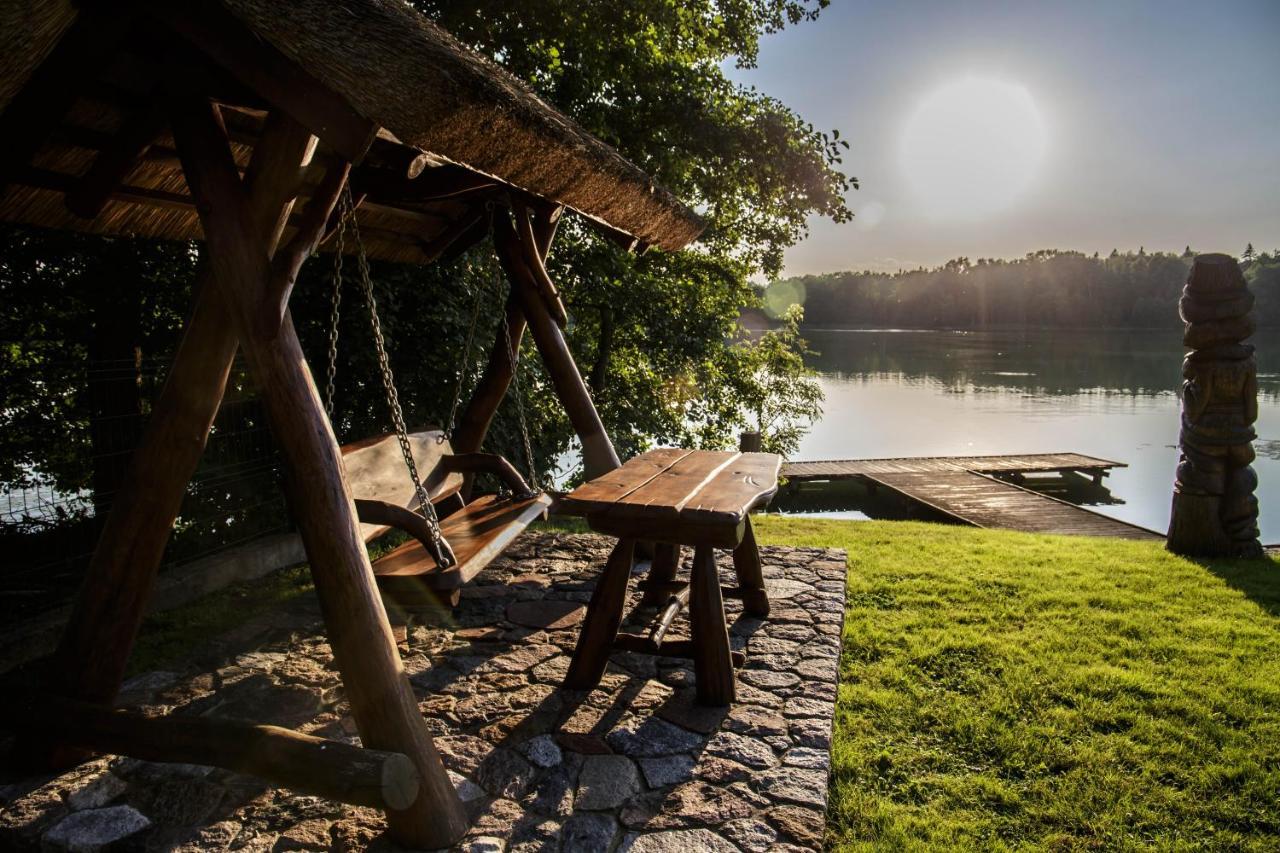 Dom Nad Jeziorem Ublik Z Sauna I Jacuzzi Buitenkant foto