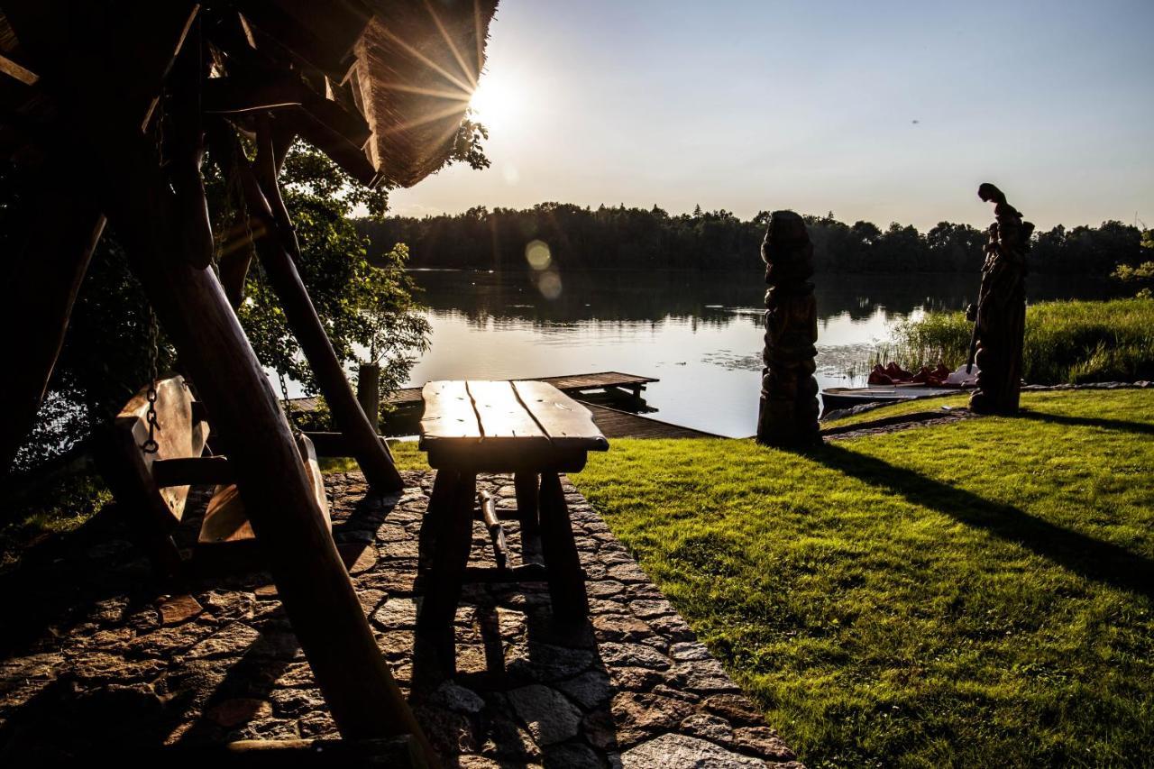 Dom Nad Jeziorem Ublik Z Sauna I Jacuzzi Buitenkant foto