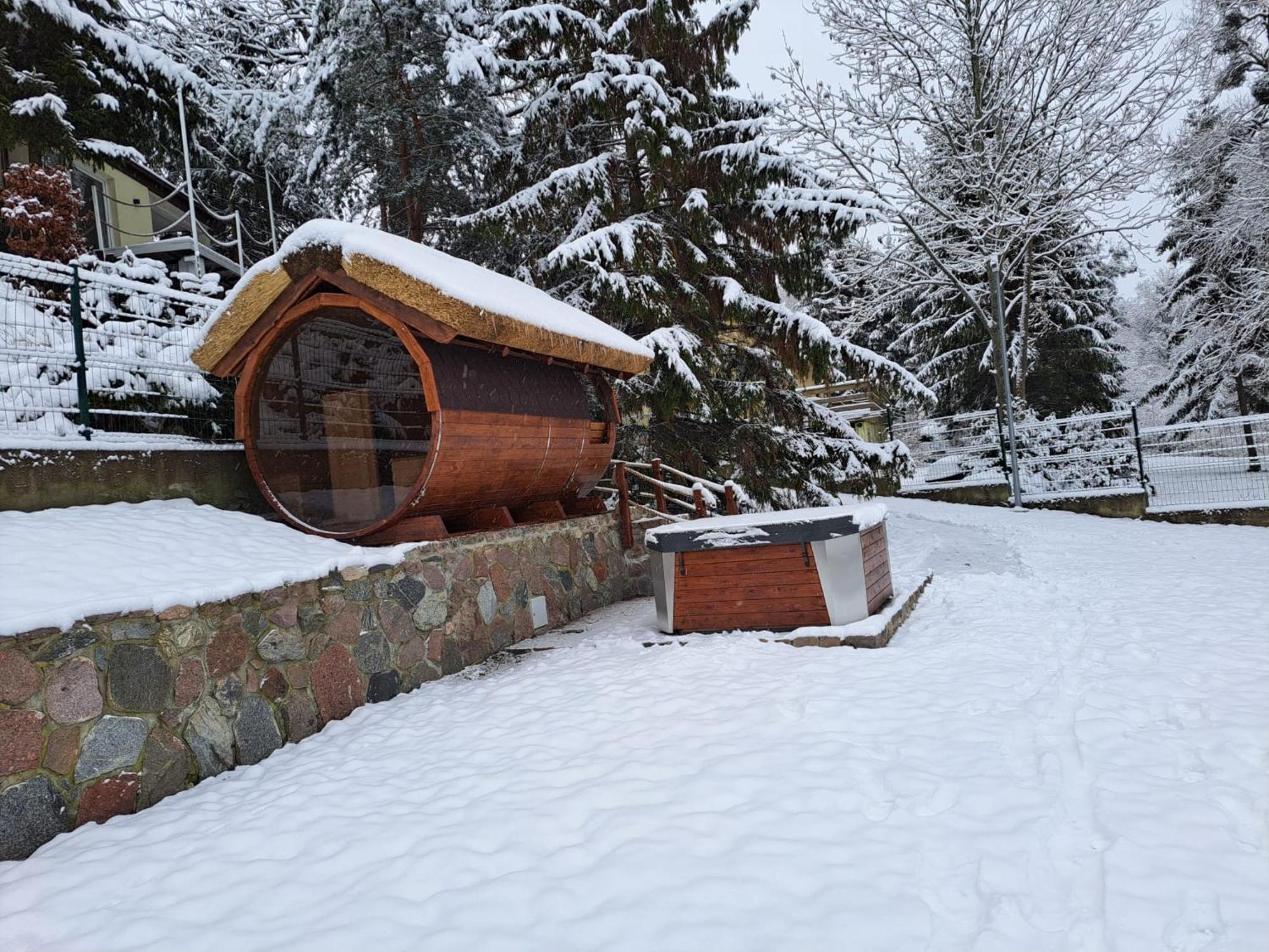 Dom Nad Jeziorem Ublik Z Sauna I Jacuzzi Buitenkant foto